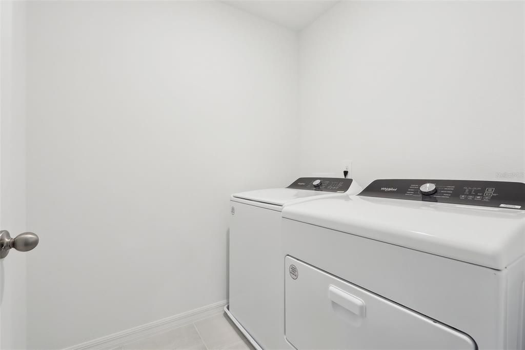 For Rent: $2,200 (3 beds, 2 baths, 1477 Square Feet)