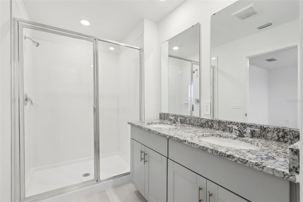 For Rent: $2,200 (3 beds, 2 baths, 1477 Square Feet)