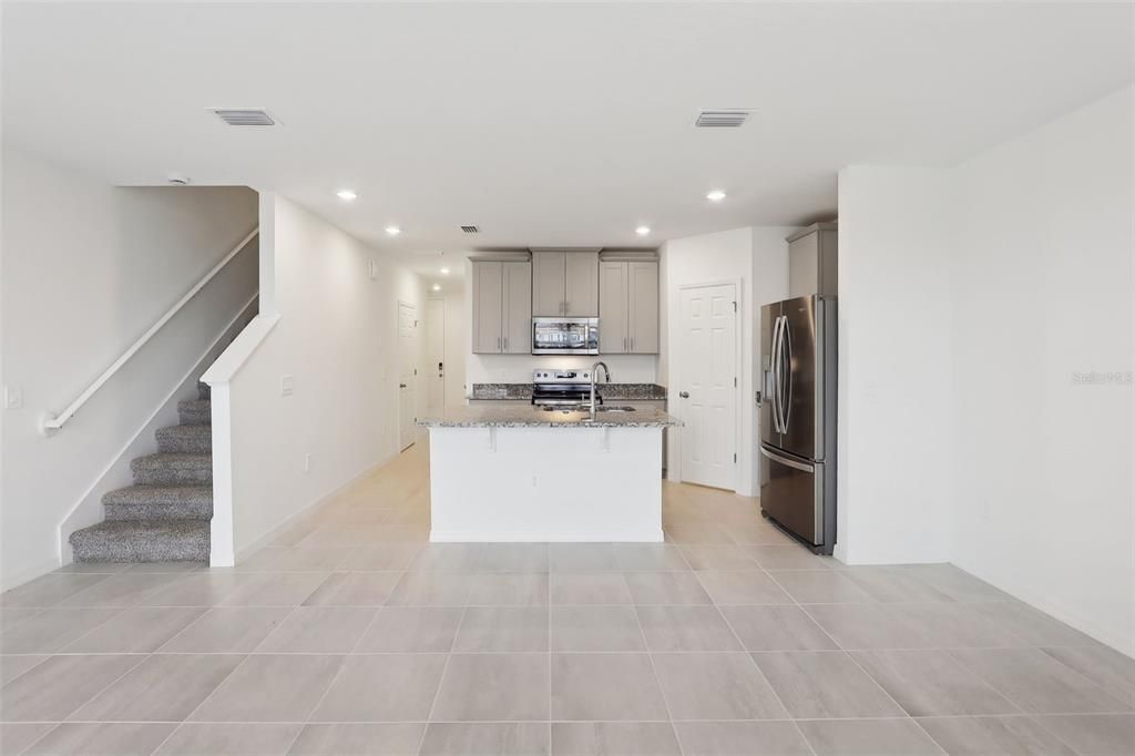 For Rent: $2,200 (3 beds, 2 baths, 1477 Square Feet)