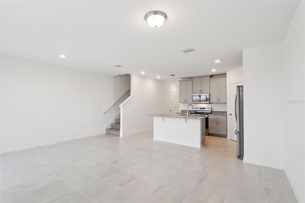 For Rent: $2,200 (3 beds, 2 baths, 1477 Square Feet)