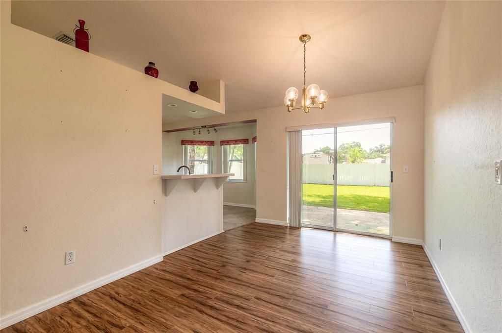 En Venta: $328,000 (3 camas, 2 baños, 1444 Pies cuadrados)