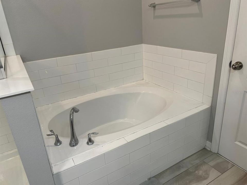 В аренду: $2,300 (3 спален, 3 ванн, 1676 Квадратных фут)