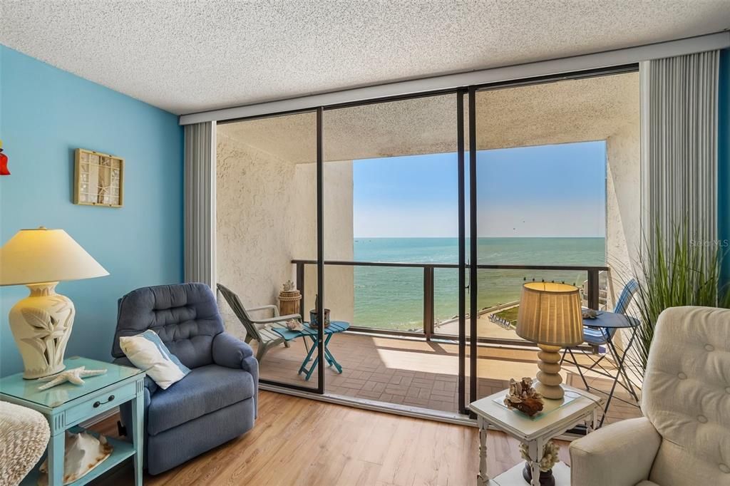For Sale: $529,900 (2 beds, 2 baths, 1186 Square Feet)
