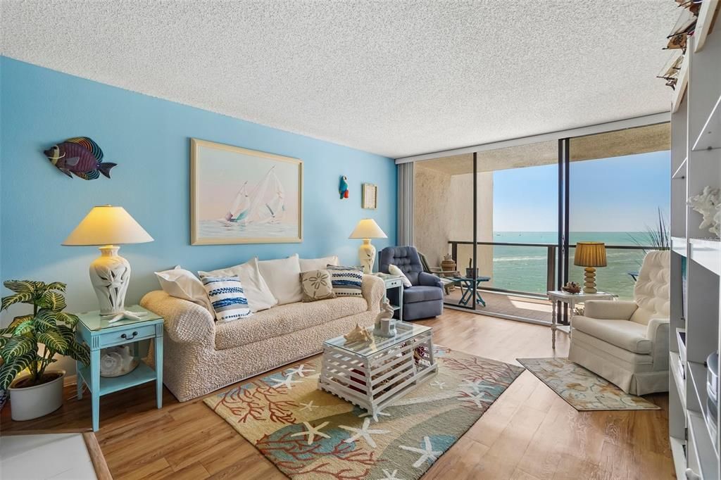 For Sale: $529,900 (2 beds, 2 baths, 1186 Square Feet)