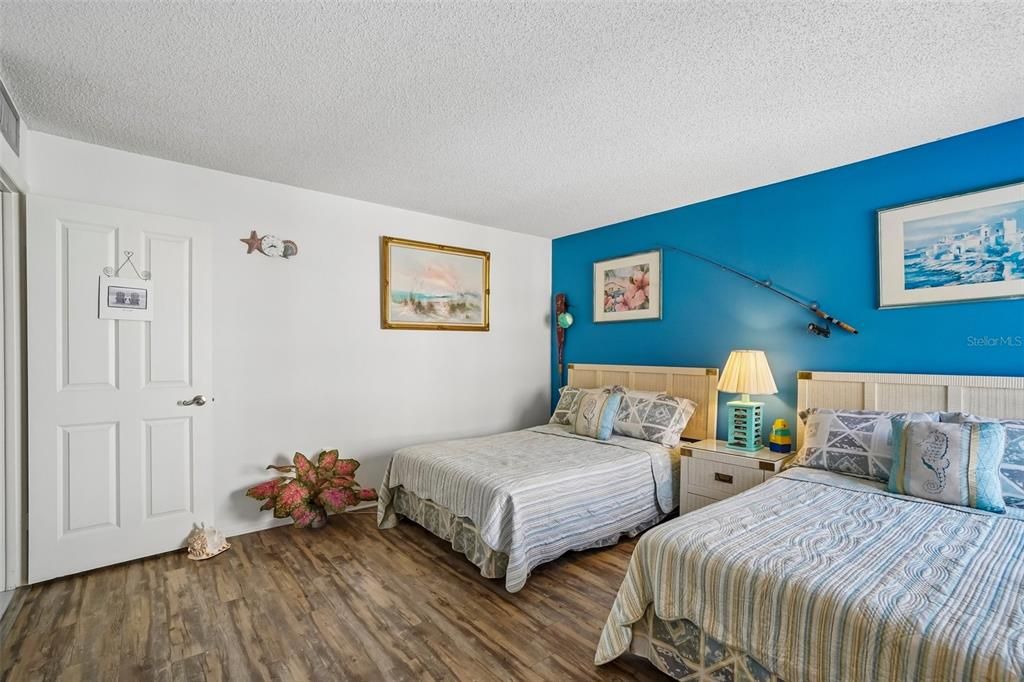For Sale: $529,900 (2 beds, 2 baths, 1186 Square Feet)