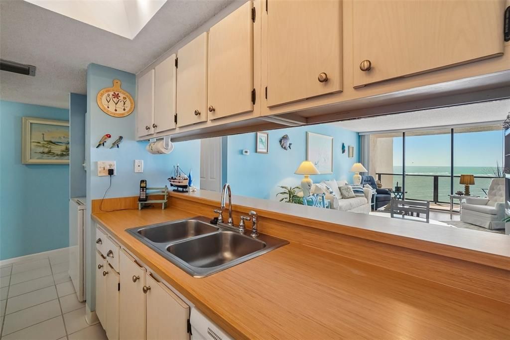 For Sale: $529,900 (2 beds, 2 baths, 1186 Square Feet)
