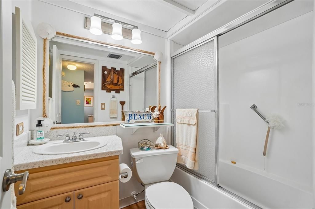 For Sale: $529,900 (2 beds, 2 baths, 1186 Square Feet)