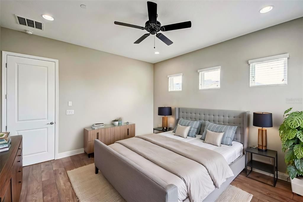 For Sale: $429,000 (2 beds, 2 baths, 1644 Square Feet)