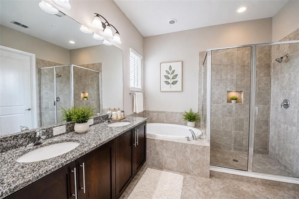 For Sale: $429,000 (2 beds, 2 baths, 1644 Square Feet)