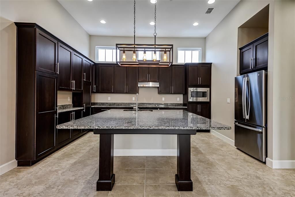 For Sale: $429,000 (2 beds, 2 baths, 1644 Square Feet)