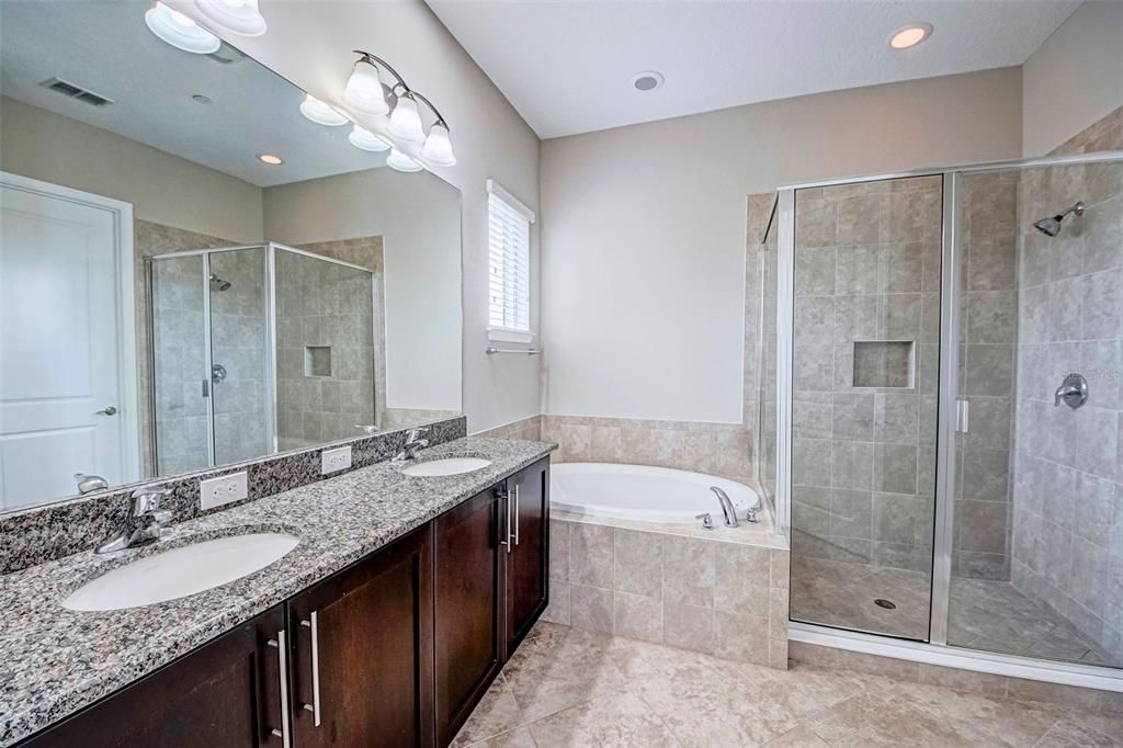 For Sale: $429,000 (2 beds, 2 baths, 1644 Square Feet)