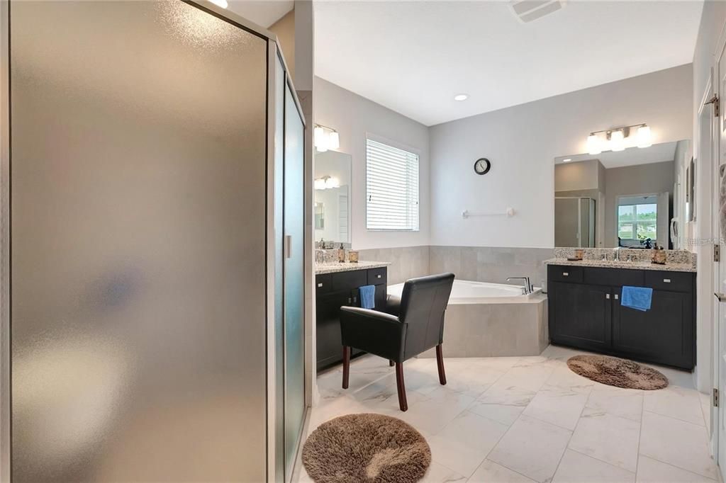 В аренду: $5,895 (6 спален, 7 ванн, 5427 Квадратных фут)