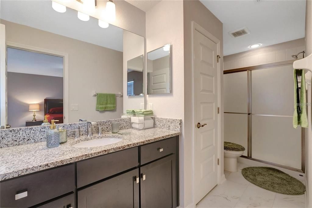 В аренду: $5,895 (6 спален, 7 ванн, 5427 Квадратных фут)