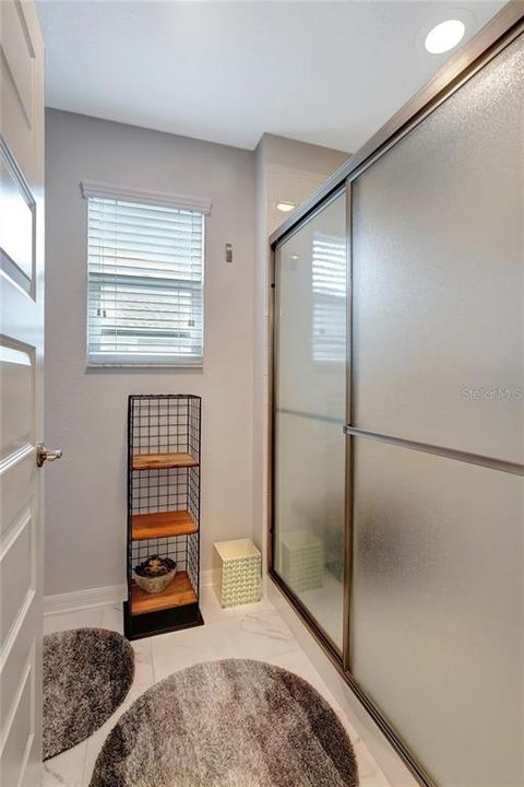 В аренду: $5,895 (6 спален, 7 ванн, 5427 Квадратных фут)