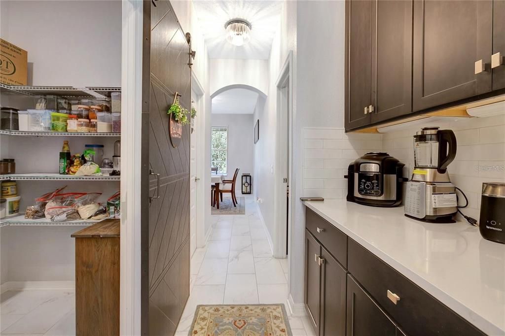 В аренду: $5,895 (6 спален, 7 ванн, 5427 Квадратных фут)