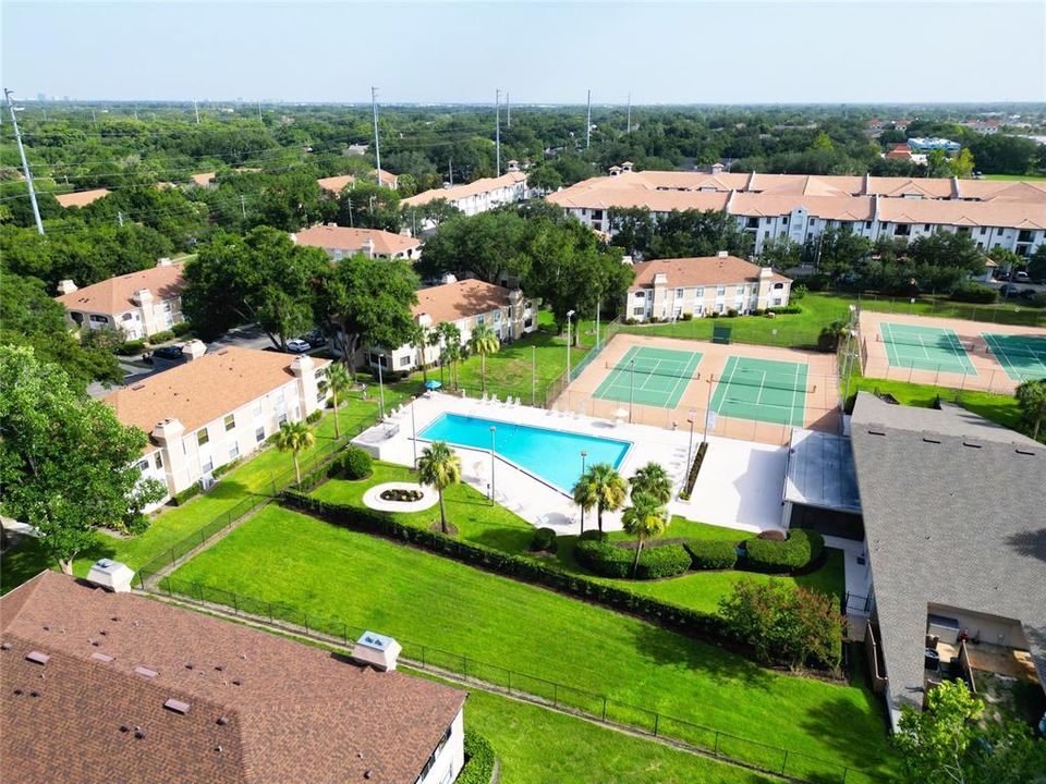 For Sale: $149,900 (2 beds, 2 baths, 828 Square Feet)