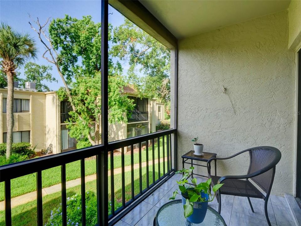 For Sale: $149,900 (2 beds, 2 baths, 828 Square Feet)