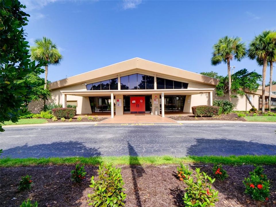 For Sale: $149,900 (2 beds, 2 baths, 828 Square Feet)