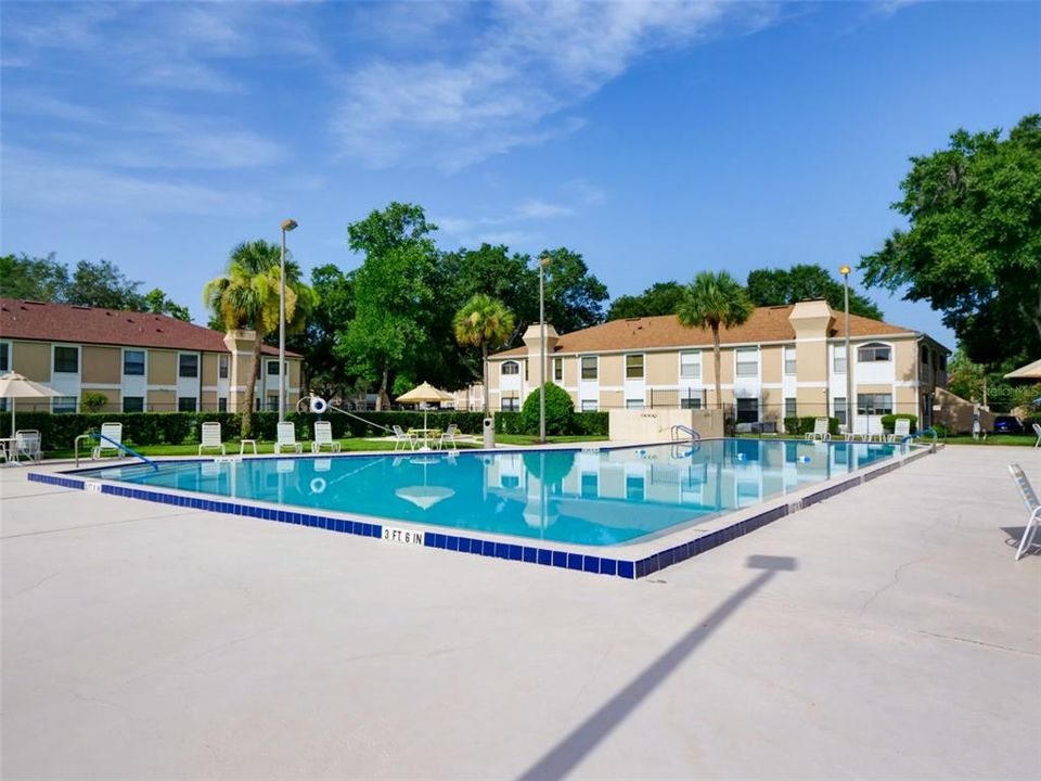 For Sale: $149,900 (2 beds, 2 baths, 828 Square Feet)