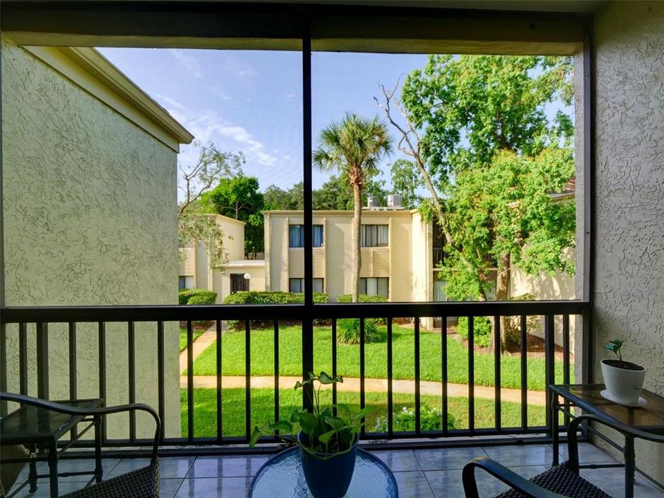 For Sale: $149,900 (2 beds, 2 baths, 828 Square Feet)