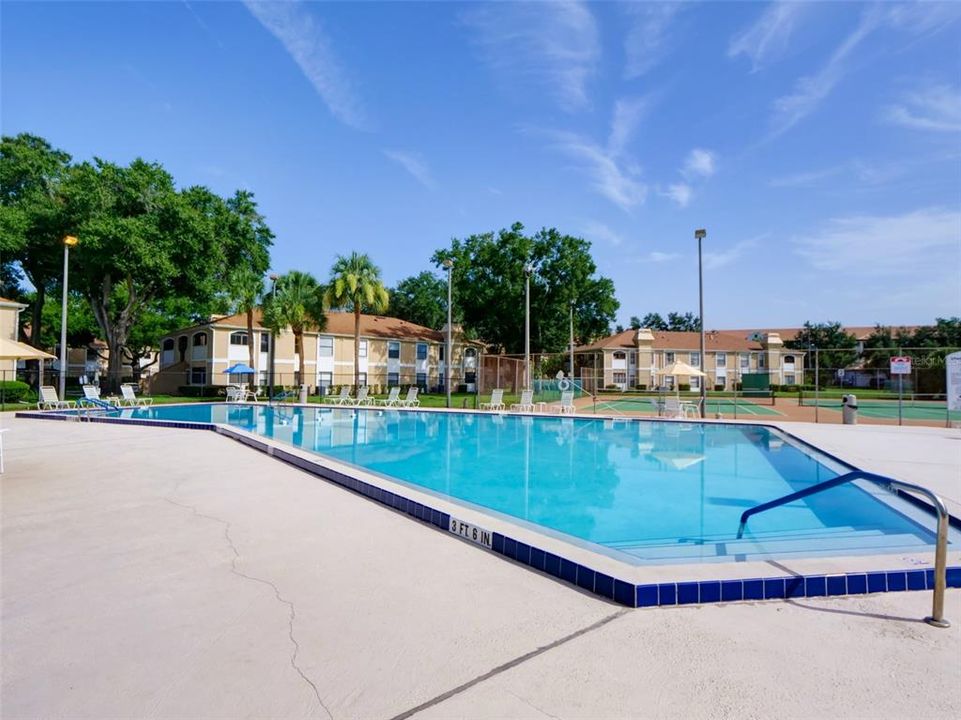 For Sale: $149,900 (2 beds, 2 baths, 828 Square Feet)