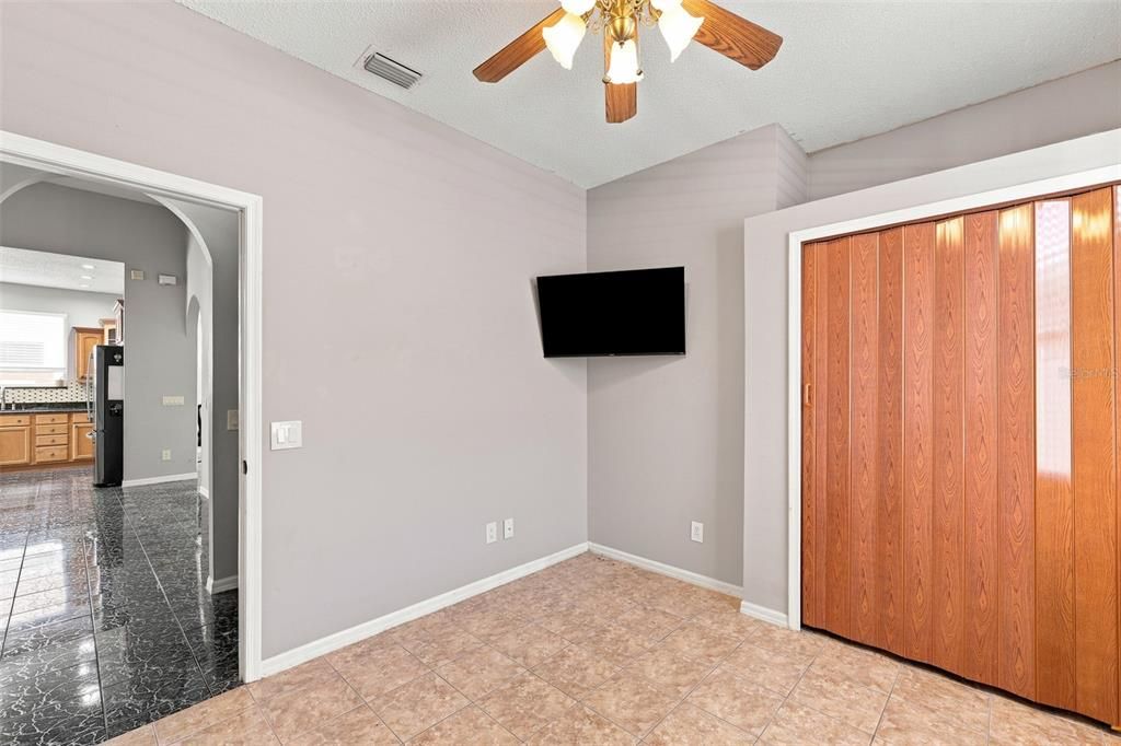 For Sale: $415,000 (3 beds, 2 baths, 1607 Square Feet)