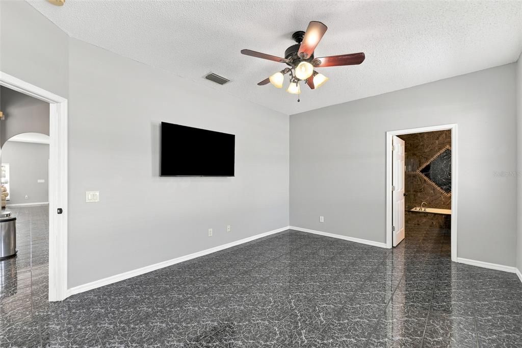 For Sale: $415,000 (3 beds, 2 baths, 1607 Square Feet)