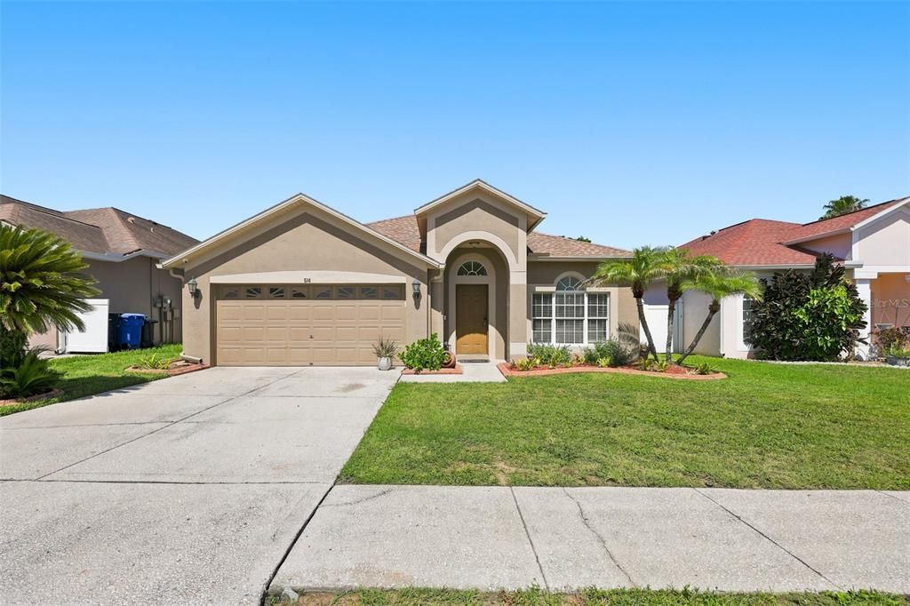 For Sale: $415,000 (3 beds, 2 baths, 1607 Square Feet)