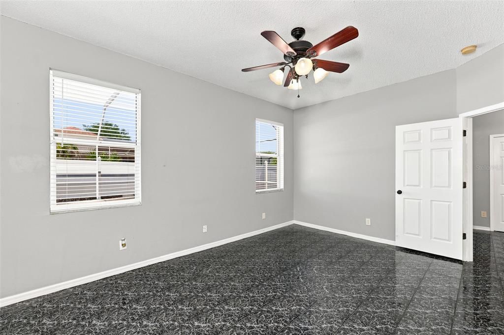 For Sale: $415,000 (3 beds, 2 baths, 1607 Square Feet)