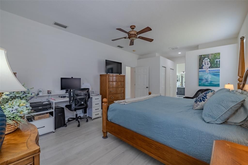 На продажу: $439,900 (3 спален, 2 ванн, 1855 Квадратных фут)