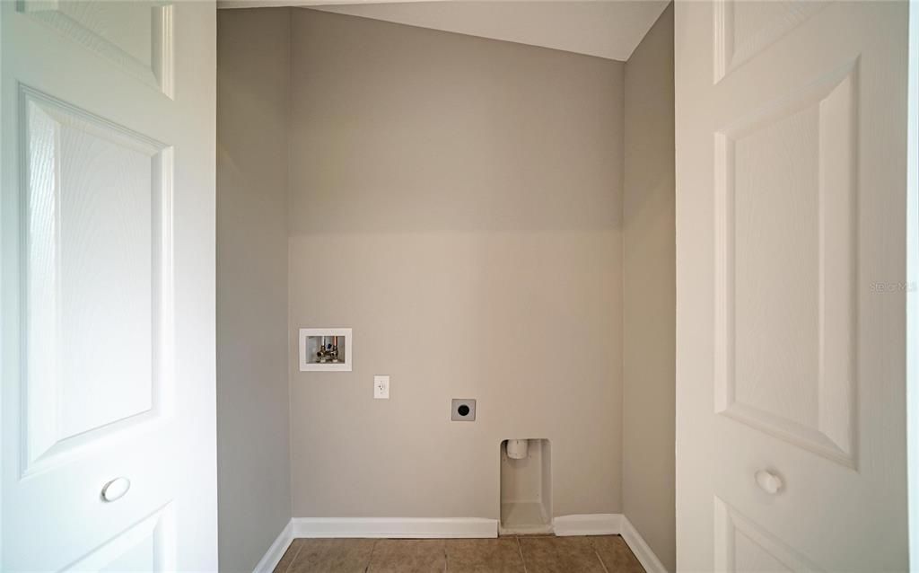 Active With Contract: $330,000 (4 beds, 2 baths, 1684 Square Feet)
