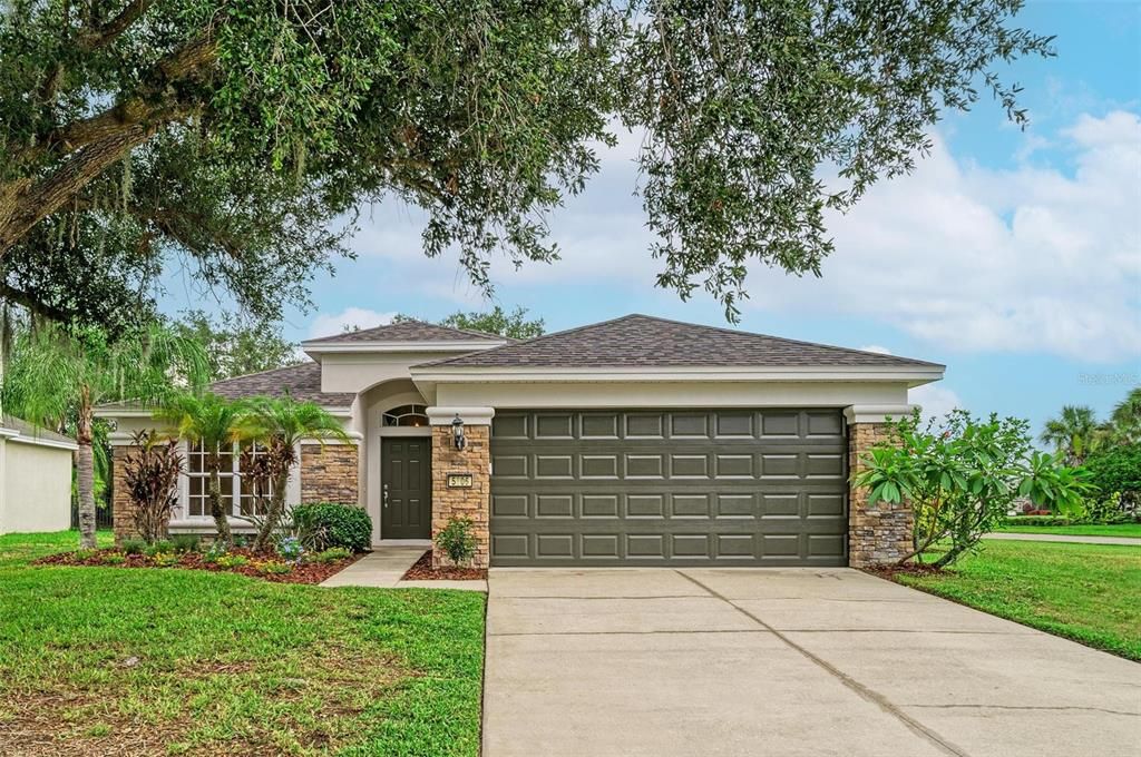 Active With Contract: $330,000 (4 beds, 2 baths, 1684 Square Feet)