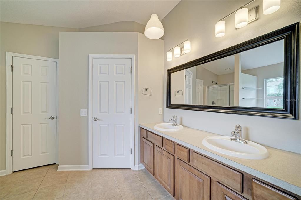 Active With Contract: $330,000 (4 beds, 2 baths, 1684 Square Feet)