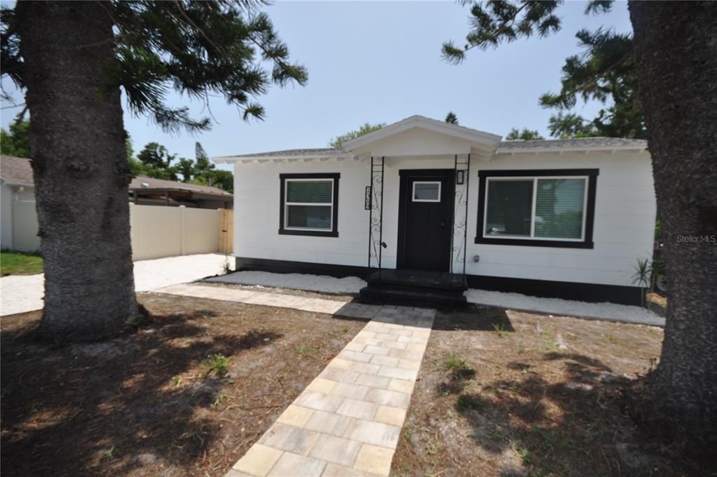 В аренду: $2,800 (2 спален, 2 ванн, 1020 Квадратных фут)