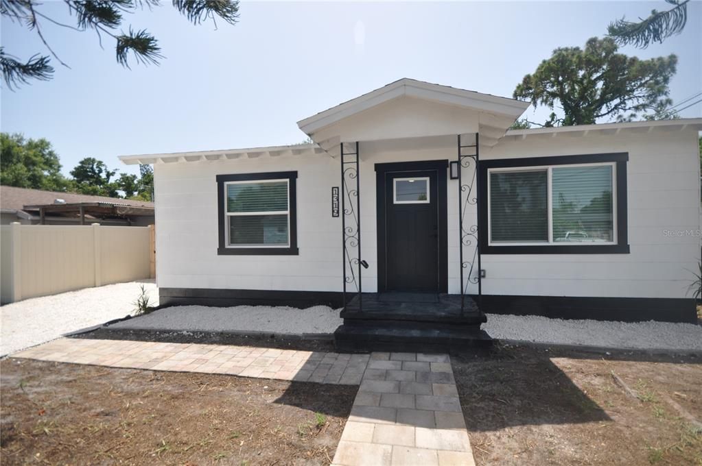 В аренду: $2,800 (2 спален, 2 ванн, 1020 Квадратных фут)