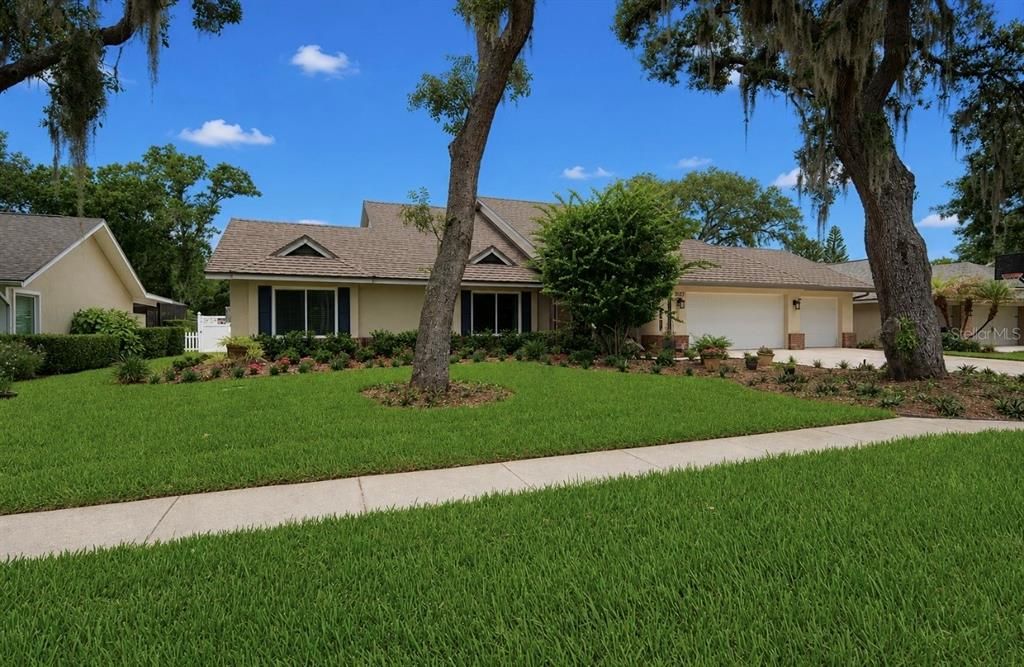 For Sale: $899,900 (4 beds, 3 baths, 3950 Square Feet)