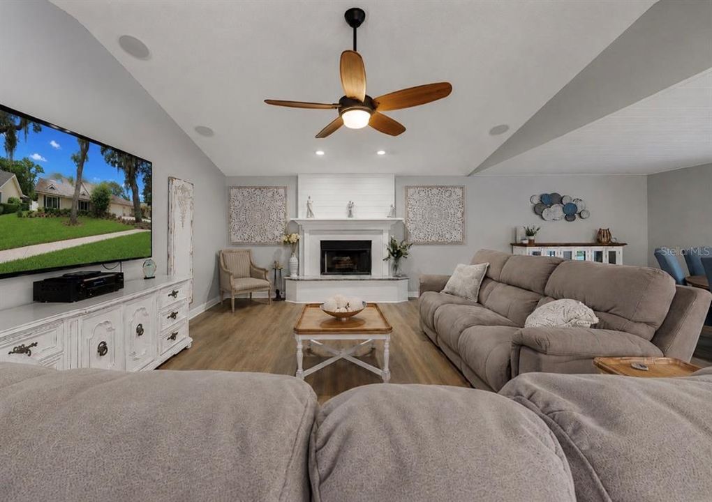For Sale: $899,900 (4 beds, 3 baths, 3950 Square Feet)