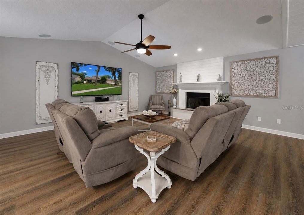 For Sale: $899,900 (4 beds, 3 baths, 3950 Square Feet)