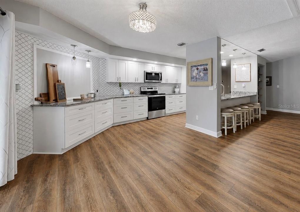 For Sale: $899,900 (4 beds, 3 baths, 3950 Square Feet)
