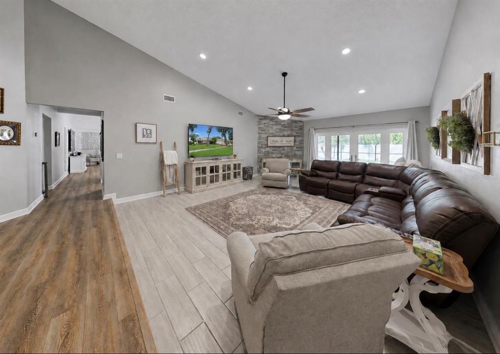 For Sale: $899,900 (4 beds, 3 baths, 3950 Square Feet)