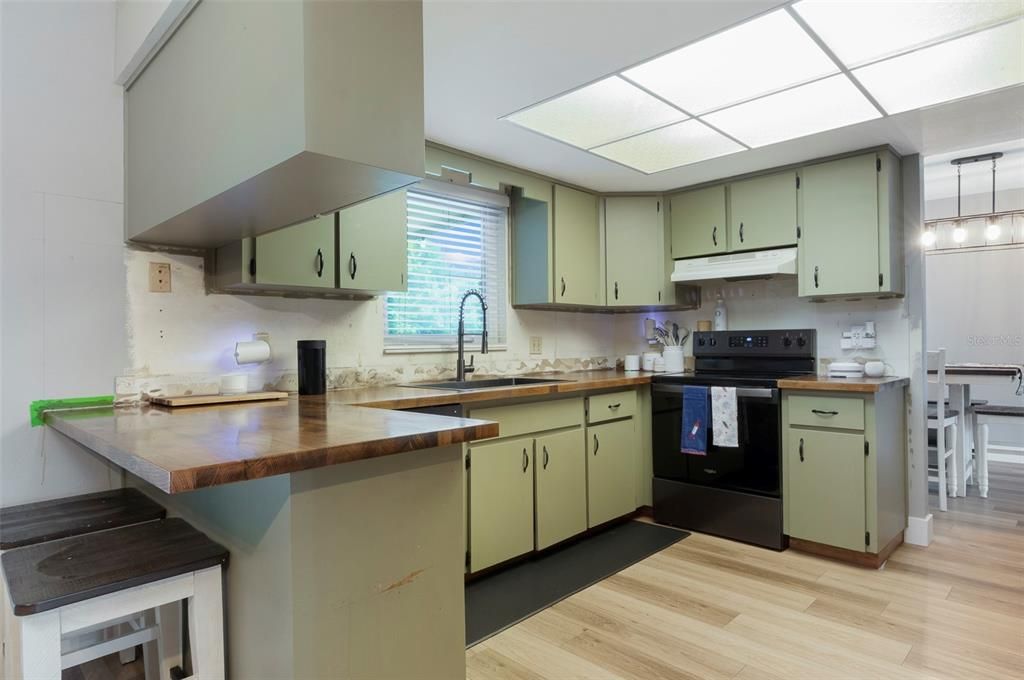 En Venta: $499,900 (3 camas, 2 baños, 1626 Pies cuadrados)