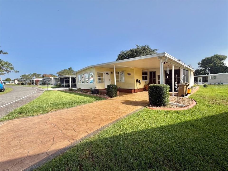 For Sale: $129,000 (2 beds, 2 baths, 1408 Square Feet)