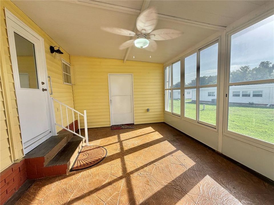 For Sale: $129,000 (2 beds, 2 baths, 1408 Square Feet)