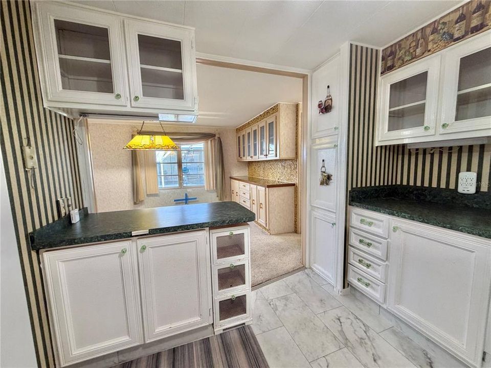 For Sale: $129,000 (2 beds, 2 baths, 1408 Square Feet)