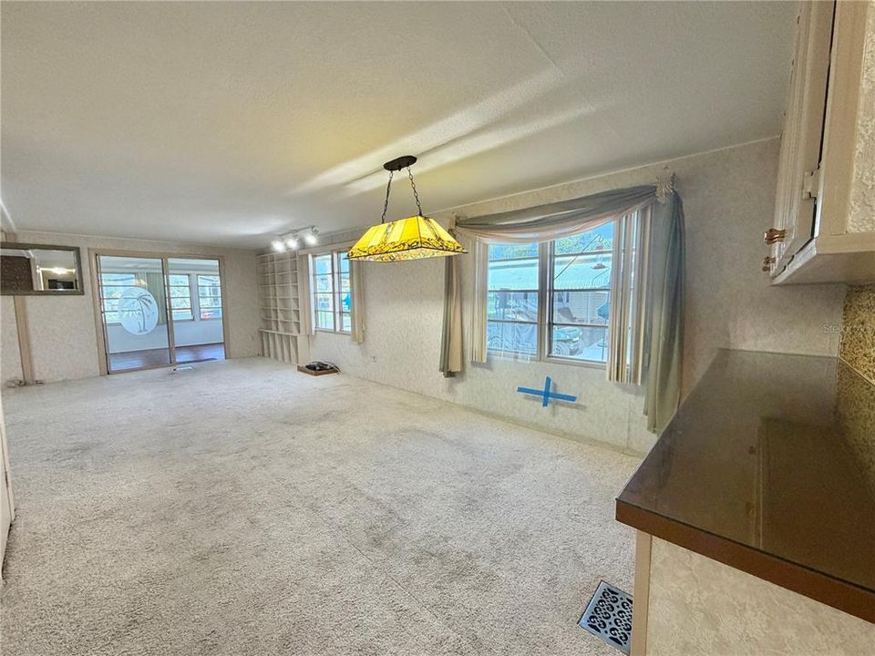 For Sale: $129,000 (2 beds, 2 baths, 1408 Square Feet)