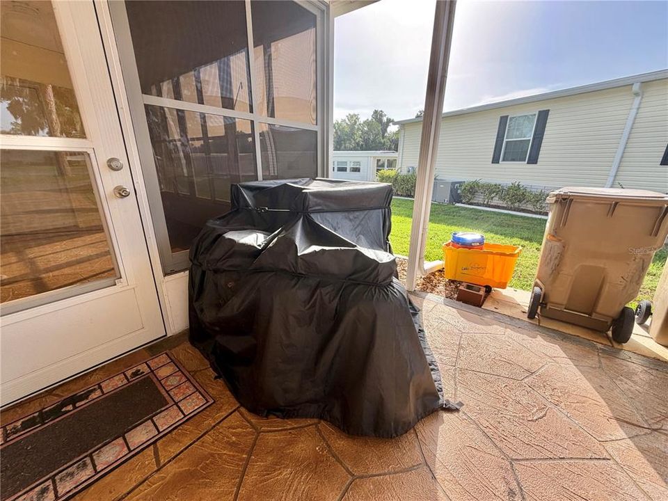 For Sale: $129,000 (2 beds, 2 baths, 1408 Square Feet)