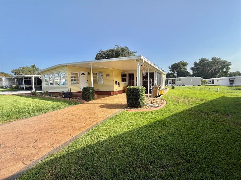 For Sale: $129,000 (2 beds, 2 baths, 1408 Square Feet)