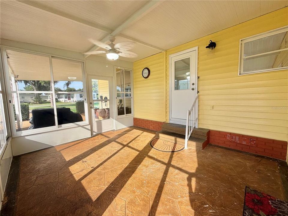 For Sale: $129,000 (2 beds, 2 baths, 1408 Square Feet)