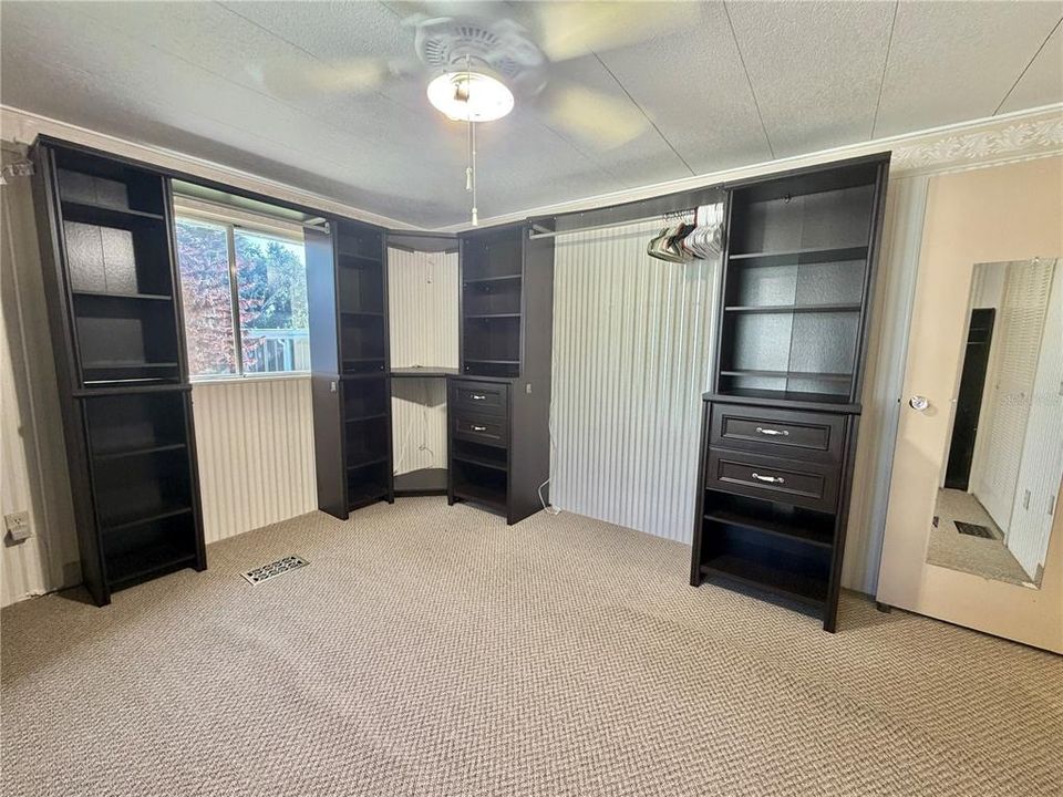For Sale: $129,000 (2 beds, 2 baths, 1408 Square Feet)