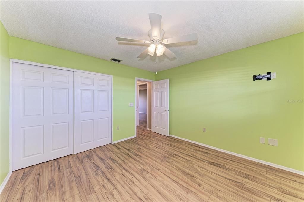 For Sale: $169,900 (3 beds, 2 baths, 1270 Square Feet)